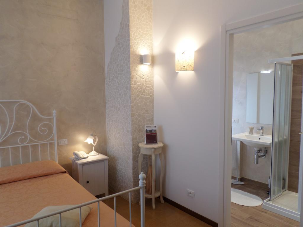 Bed And Breakfast " Il Tesoro Di Mario " Falconara Marittima Exterior photo