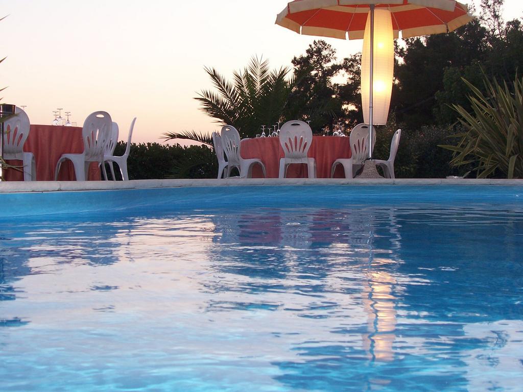 Bed And Breakfast " Il Tesoro Di Mario " Falconara Marittima Exterior photo