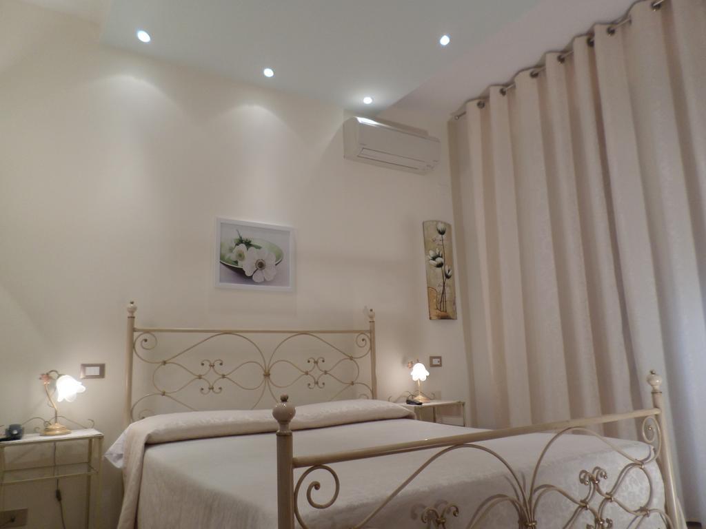Bed And Breakfast " Il Tesoro Di Mario " Falconara Marittima Exterior photo