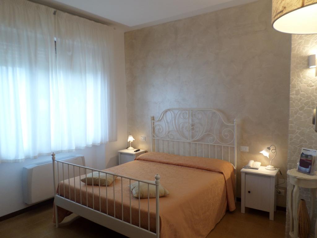 Bed And Breakfast " Il Tesoro Di Mario " Falconara Marittima Exterior photo