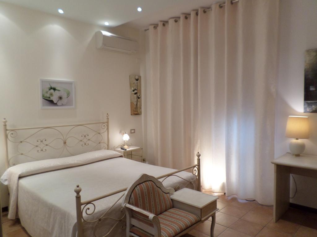 Bed And Breakfast " Il Tesoro Di Mario " Falconara Marittima Exterior photo