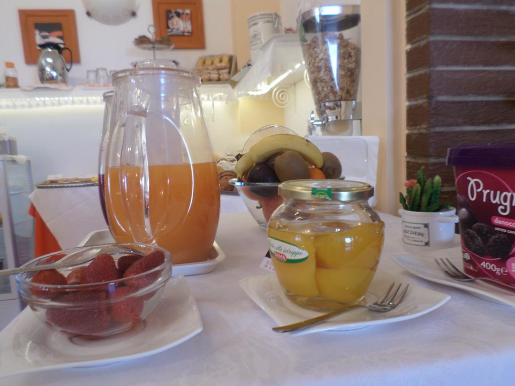 Bed And Breakfast " Il Tesoro Di Mario " Falconara Marittima Exterior photo